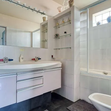 Apartment Biarritz, 5 Pieces, 8 Personnes - Fr-1-3-575 *